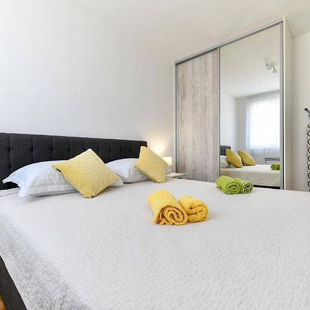 Modern Apartment For 2025' Vacation In Задар Экстерьер фото